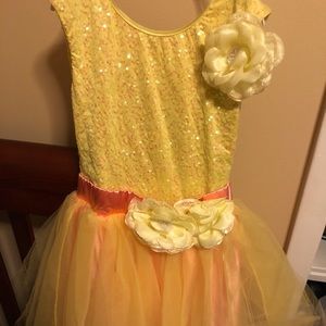 Formal dress size medium (fits 5-6)
